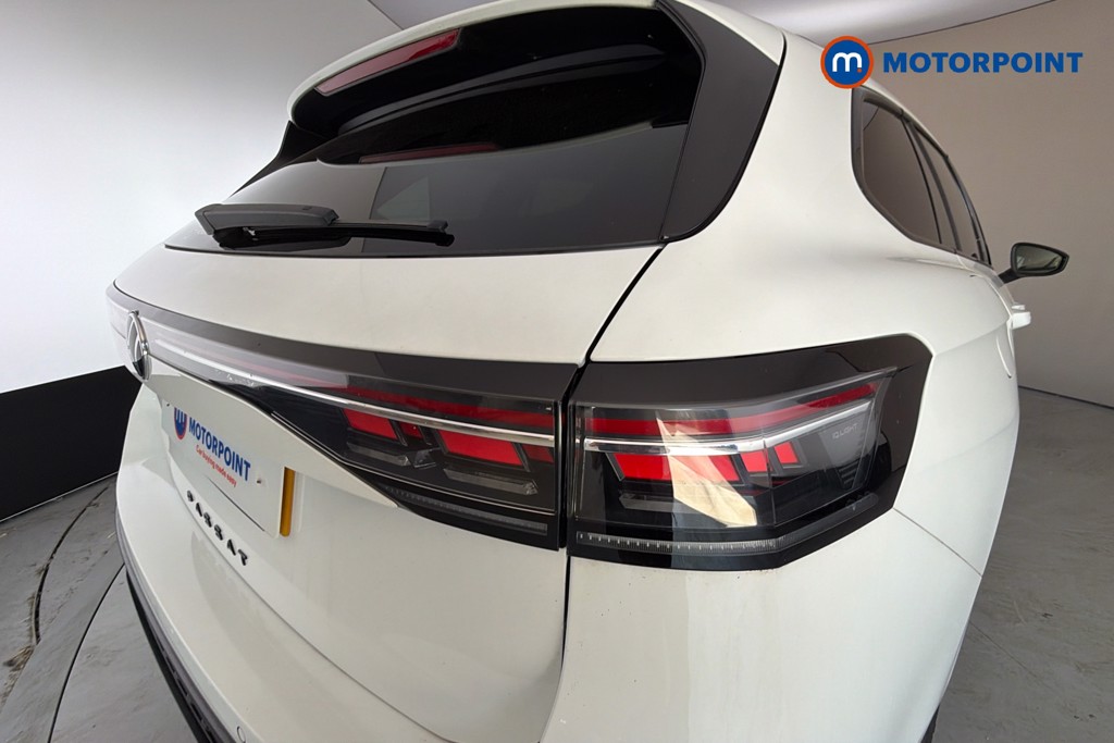 Volkswagen Passat R-Line Automatic Petrol Plug-In Hybrid Estate - Stock Number (1668999) - 38th supplementary image