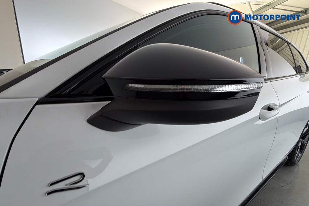 Volkswagen Passat R-Line Automatic Petrol Plug-In Hybrid Estate - Stock Number (1668999) - 43rd supplementary image