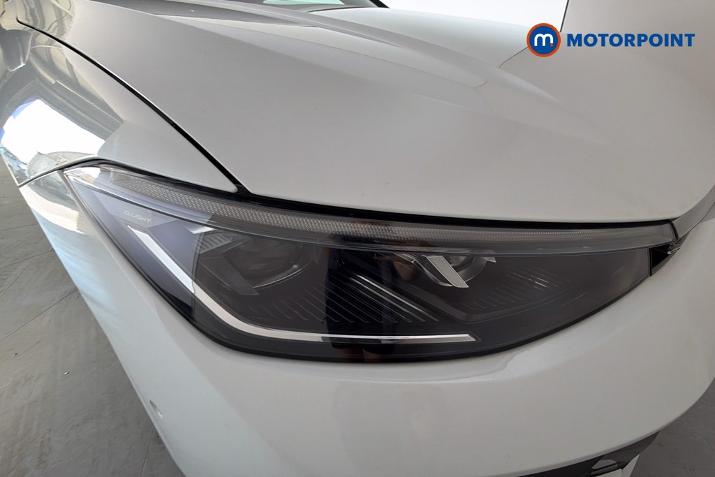 Volkswagen Passat R-Line Automatic Petrol Plug-In Hybrid Estate - Stock Number (1668999) - 44th supplementary image