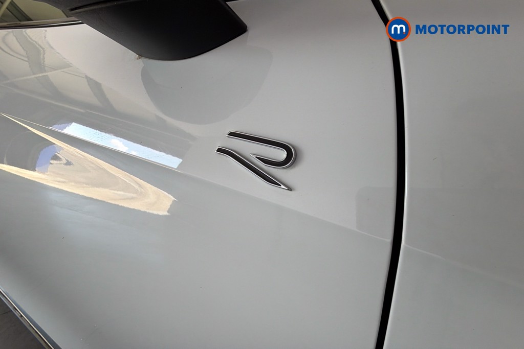 Volkswagen Passat R-Line Automatic Petrol Plug-In Hybrid Estate - Stock Number (1668999) - 46th supplementary image