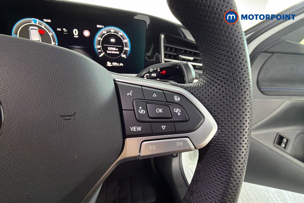 Volkswagen Passat R-Line Automatic Petrol Plug-In Hybrid Estate - Stock Number (1669001) - 4th supplementary image