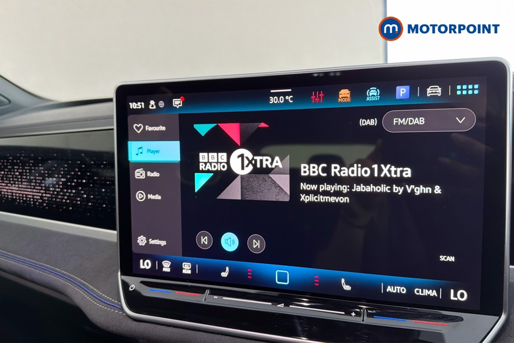 Volkswagen Passat R-Line Automatic Petrol Plug-In Hybrid Estate - Stock Number (1669001) - 9th supplementary image
