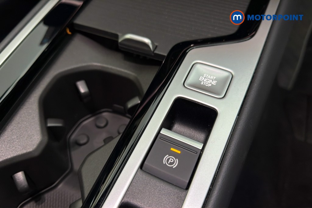 Volkswagen Passat R-Line Automatic Petrol Plug-In Hybrid Estate - Stock Number (1669001) - 16th supplementary image
