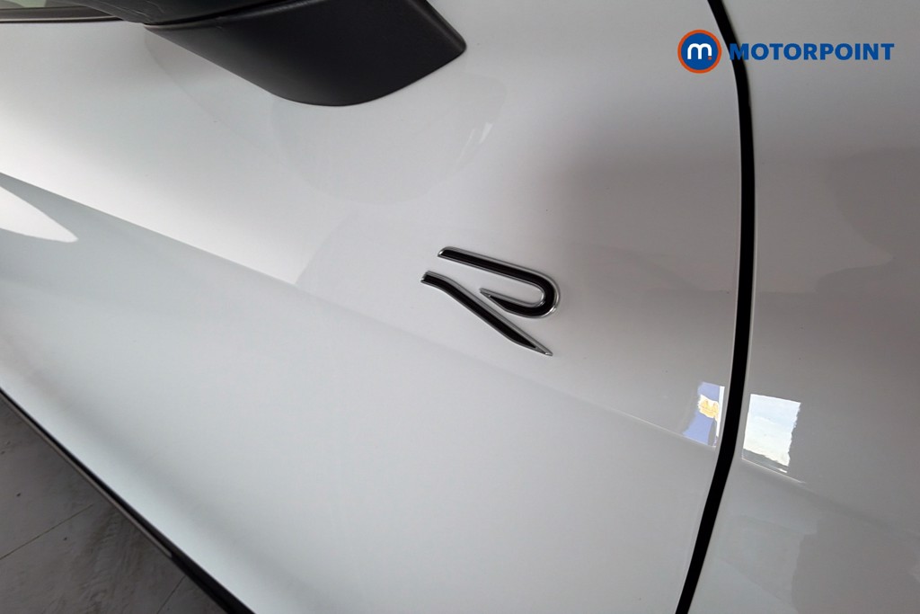 Volkswagen Passat R-Line Automatic Petrol Plug-In Hybrid Estate - Stock Number (1669001) - 46th supplementary image