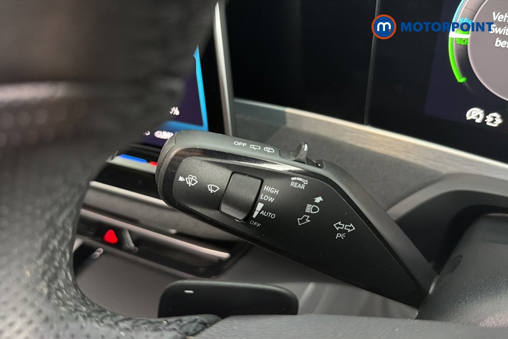 Volkswagen Passat R-Line Automatic Petrol Plug-In Hybrid Estate - Stock Number (1669013) - 5th supplementary image