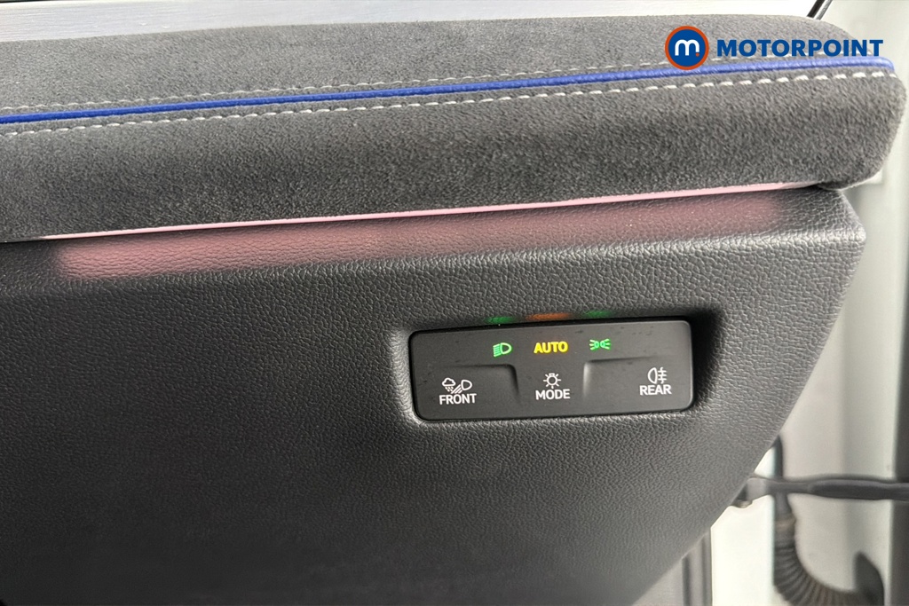 Volkswagen Passat R-Line Automatic Petrol Plug-In Hybrid Estate - Stock Number (1669013) - 11th supplementary image