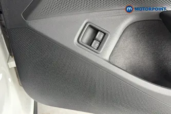 Volkswagen Passat R-Line Automatic Petrol Plug-In Hybrid Estate - Stock Number (1669013) - 21st supplementary image