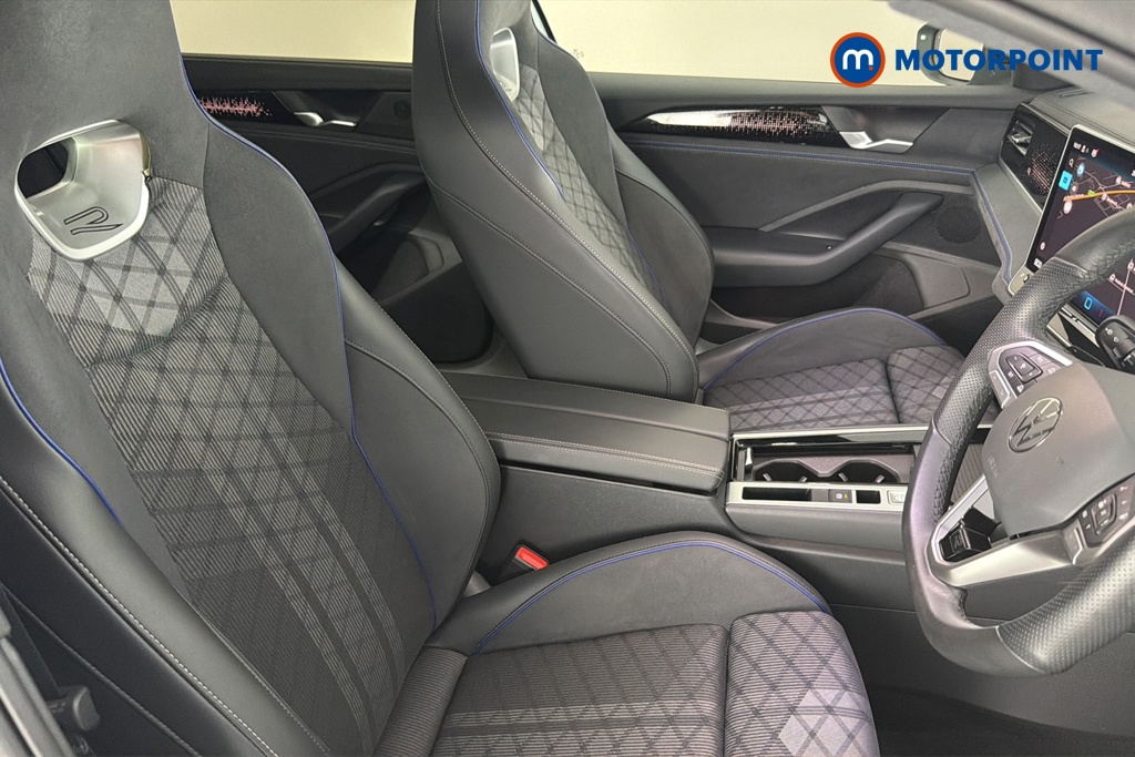 Volkswagen Passat R-Line Automatic Petrol Plug-In Hybrid Estate - Stock Number (1669013) - 22nd supplementary image