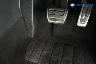 Volkswagen Passat R-Line Automatic Petrol Plug-In Hybrid Estate - Stock Number (1669013) - 24th supplementary image