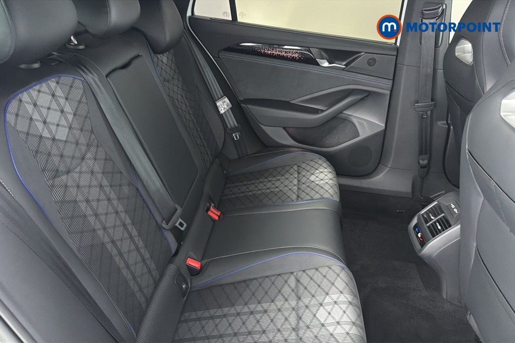 Volkswagen Passat R-Line Automatic Petrol Plug-In Hybrid Estate - Stock Number (1669013) - 25th supplementary image
