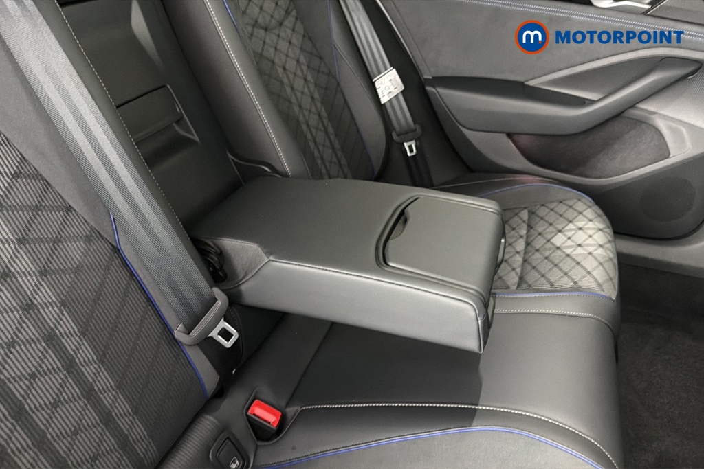 Volkswagen Passat R-Line Automatic Petrol Plug-In Hybrid Estate - Stock Number (1669013) - 26th supplementary image