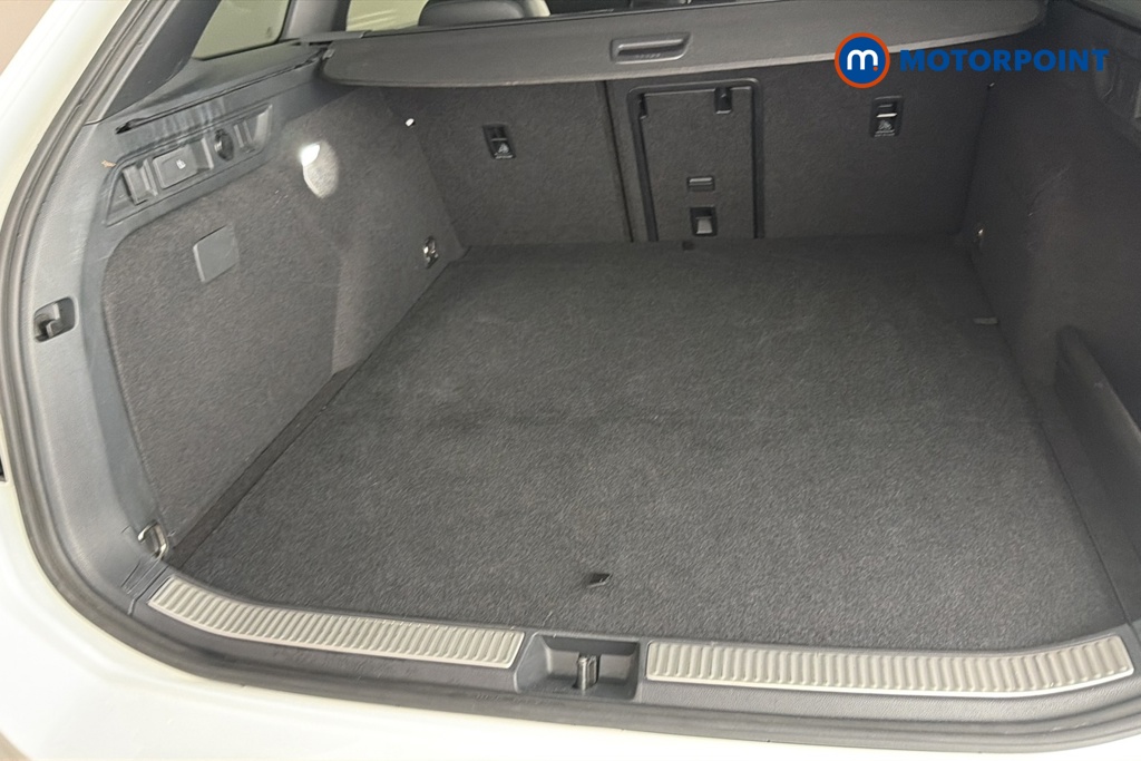 Volkswagen Passat R-Line Automatic Petrol Plug-In Hybrid Estate - Stock Number (1669013) - 30th supplementary image