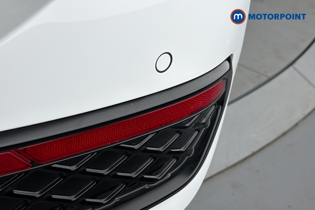 Volkswagen Passat R-Line Automatic Petrol Plug-In Hybrid Estate - Stock Number (1669013) - 39th supplementary image