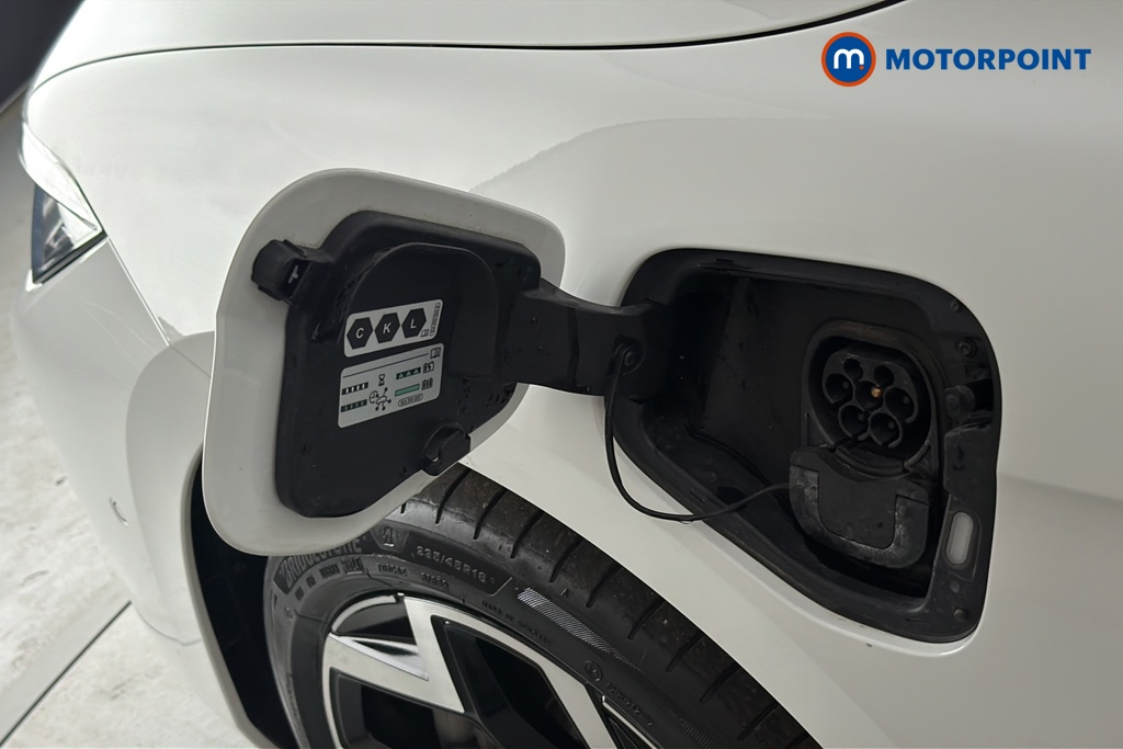 Volkswagen Passat R-Line Automatic Petrol Plug-In Hybrid Estate - Stock Number (1669013) - 40th supplementary image