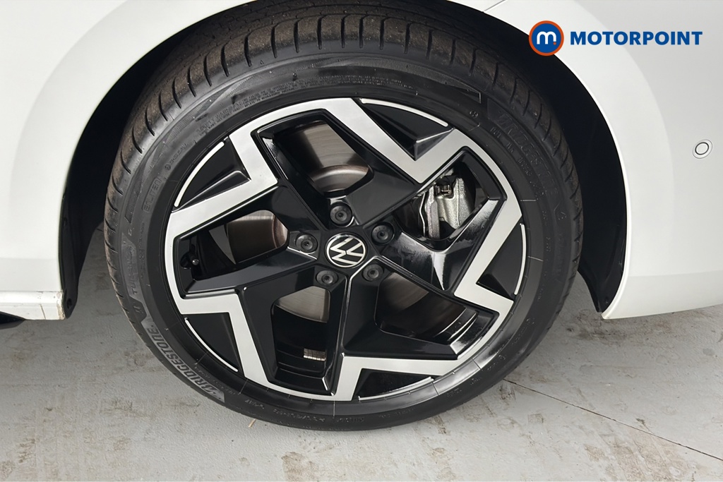 Volkswagen Passat R-Line Automatic Petrol Plug-In Hybrid Estate - Stock Number (1669013) - 47th supplementary image