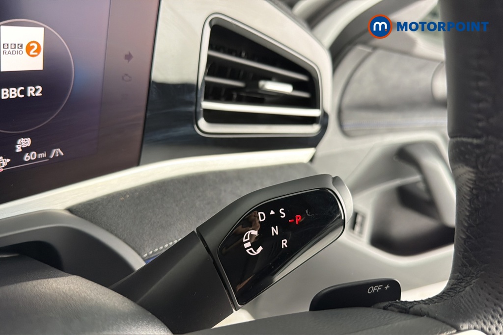 Volkswagen Passat R-Line Automatic Petrol Plug-In Hybrid Estate - Stock Number (1669015) - 6th supplementary image