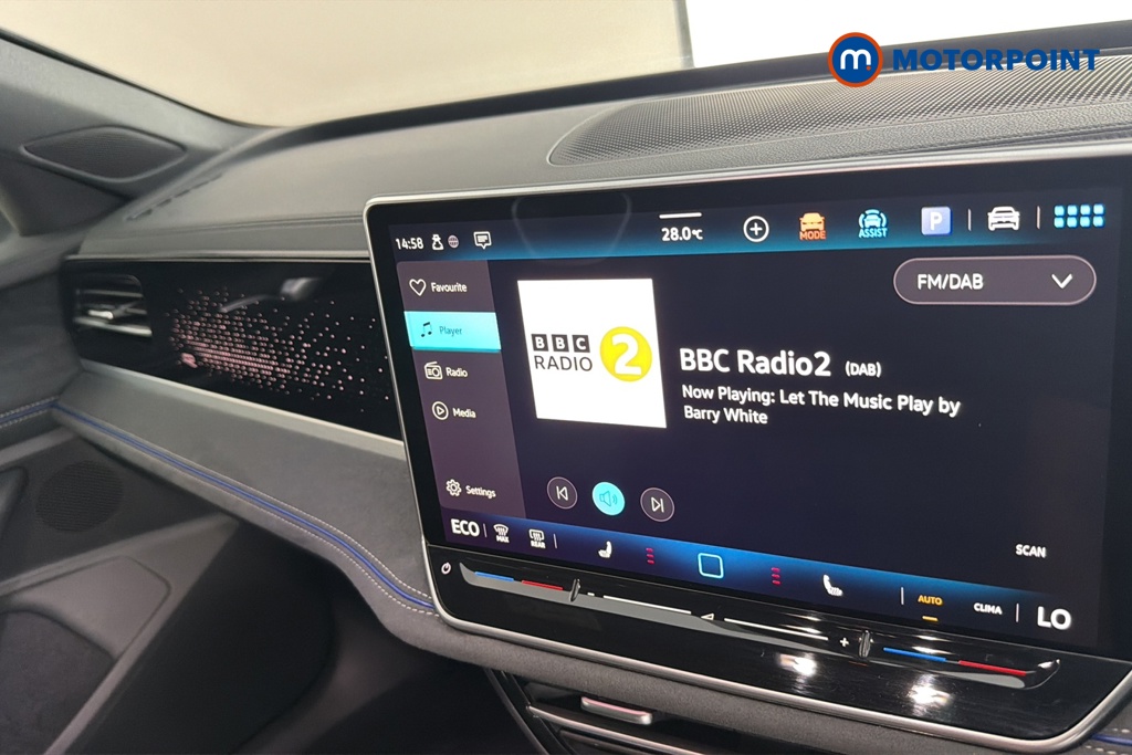 Volkswagen Passat R-Line Automatic Petrol Plug-In Hybrid Estate - Stock Number (1669015) - 8th supplementary image