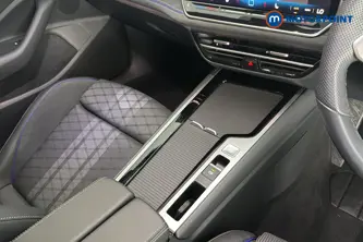 Volkswagen Passat R-Line Automatic Petrol Plug-In Hybrid Estate - Stock Number (1669015) - 15th supplementary image