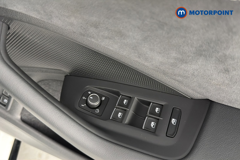Volkswagen Passat R-Line Automatic Petrol Plug-In Hybrid Estate - Stock Number (1669015) - 19th supplementary image
