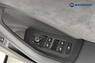 Volkswagen Passat R-Line Automatic Petrol Plug-In Hybrid Estate - Stock Number (1669015) - 19th supplementary image