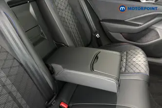 Volkswagen Passat R-Line Automatic Petrol Plug-In Hybrid Estate - Stock Number (1669015) - 26th supplementary image