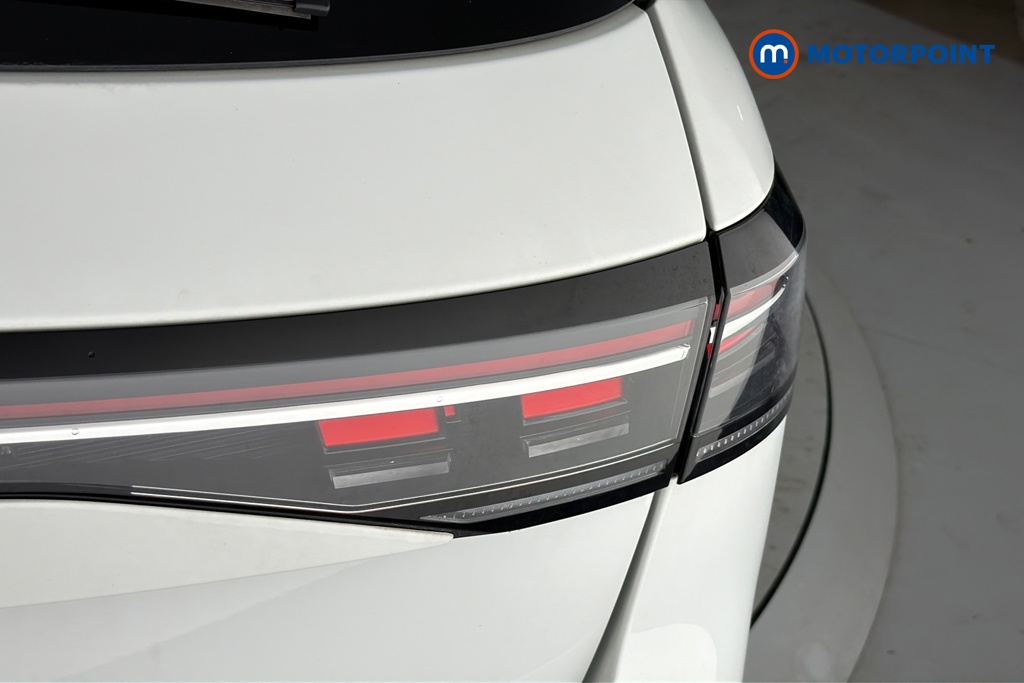 Volkswagen Passat R-Line Automatic Petrol Plug-In Hybrid Estate - Stock Number (1669015) - 36th supplementary image