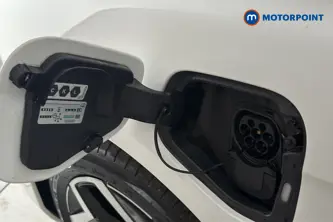 Volkswagen Passat R-Line Automatic Petrol Plug-In Hybrid Estate - Stock Number (1669015) - 40th supplementary image