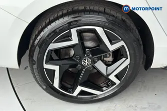 Volkswagen Passat R-Line Automatic Petrol Plug-In Hybrid Estate - Stock Number (1669015) - 46th supplementary image