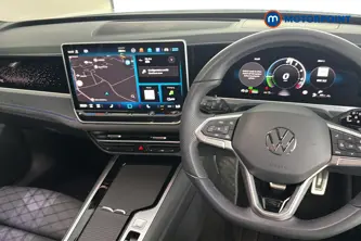 Volkswagen Passat R-Line Automatic Petrol Plug-In Hybrid Estate - Stock Number (1669015) - 1st supplementary image