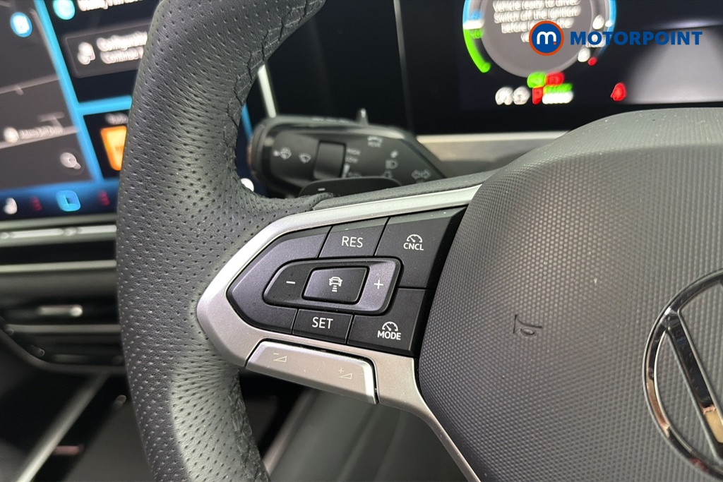 Volkswagen Passat R-Line Automatic Petrol Plug-In Hybrid Estate - Stock Number (1669018) - 4th supplementary image