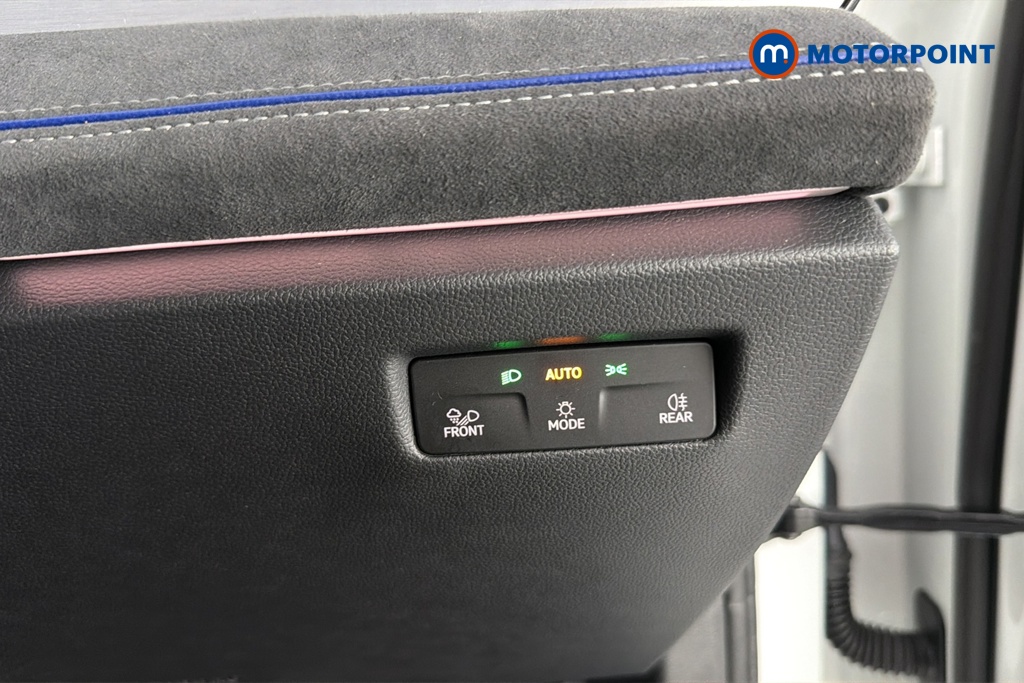 Volkswagen Passat R-Line Automatic Petrol Plug-In Hybrid Estate - Stock Number (1669018) - 11th supplementary image
