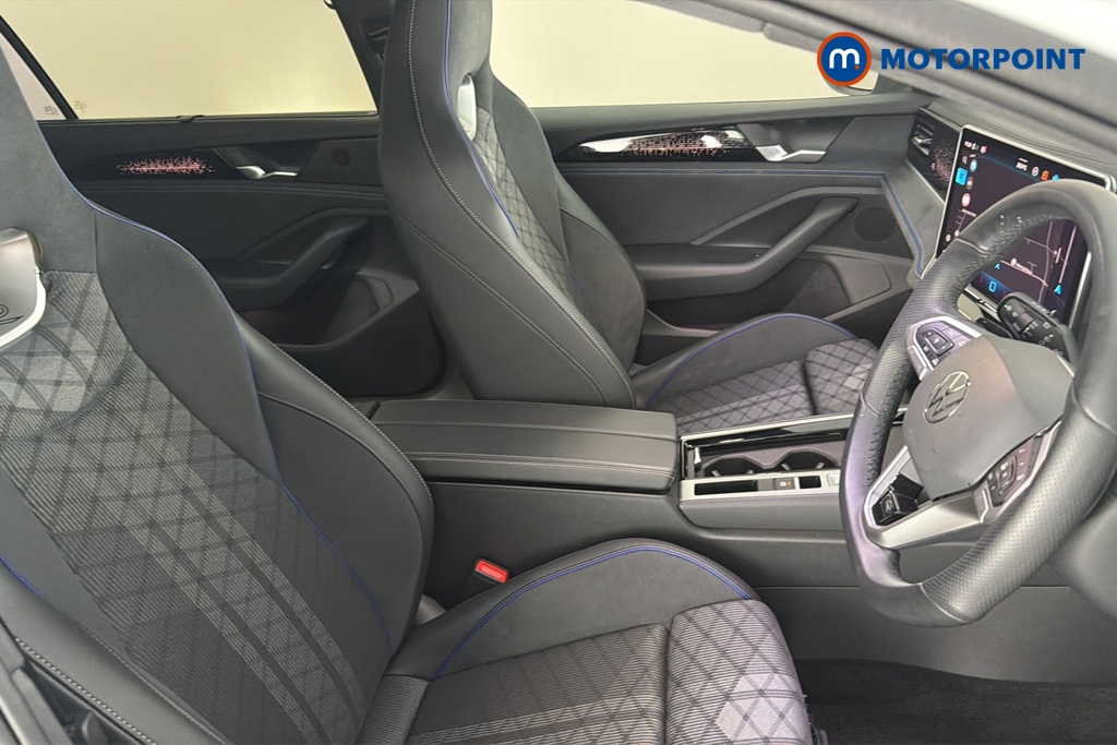 Volkswagen Passat R-Line Automatic Petrol Plug-In Hybrid Estate - Stock Number (1669018) - 22nd supplementary image