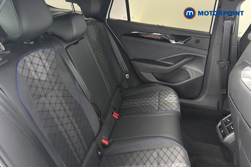 Volkswagen Passat R-Line Automatic Petrol Plug-In Hybrid Estate - Stock Number (1669018) - 25th supplementary image