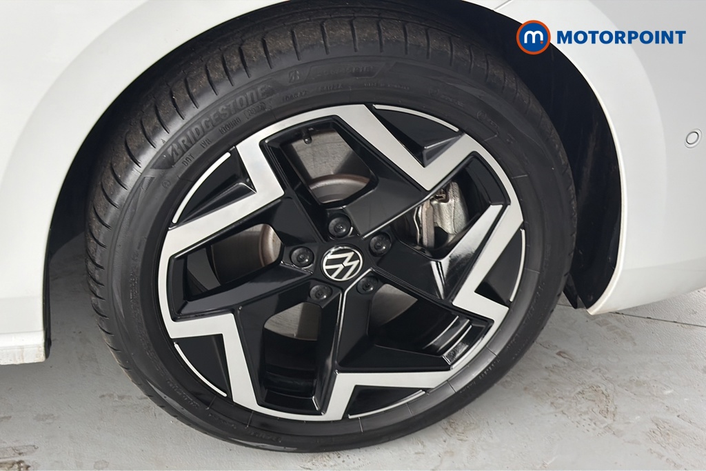 Volkswagen Passat R-Line Automatic Petrol Plug-In Hybrid Estate - Stock Number (1669018) - 47th supplementary image