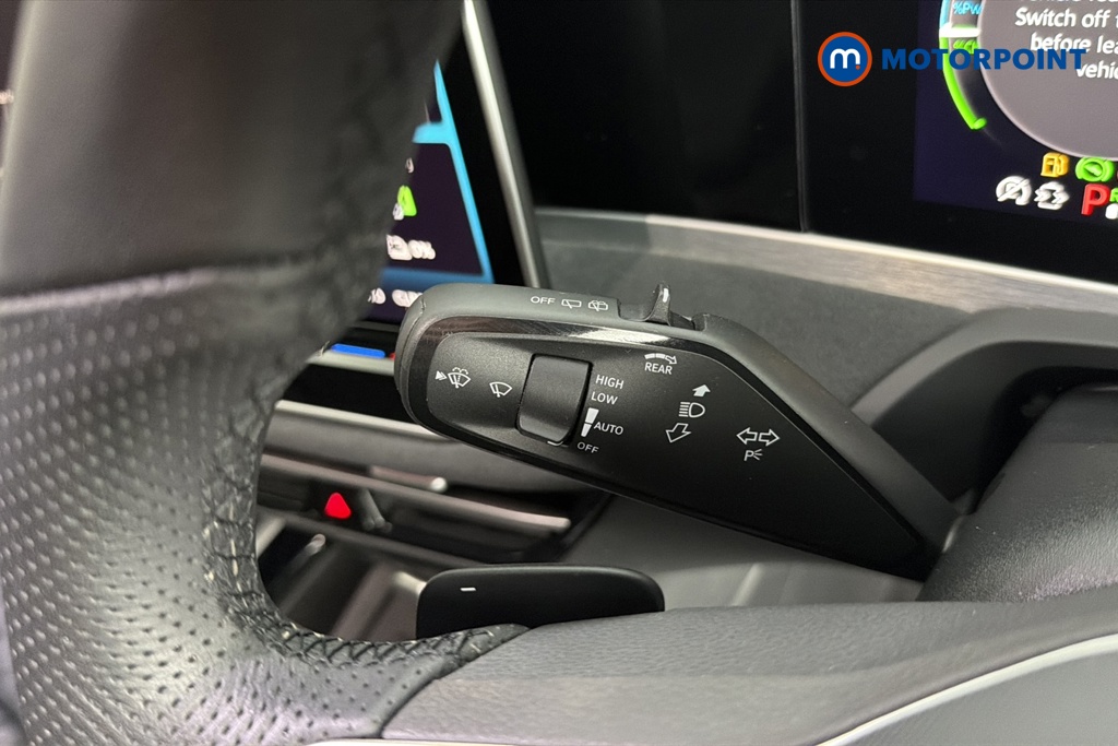 Volkswagen Passat R-Line Automatic Petrol Plug-In Hybrid Estate - Stock Number (1669020) - 5th supplementary image