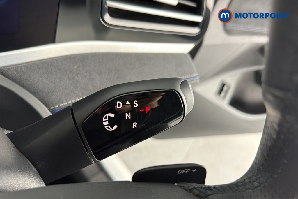 Volkswagen Passat R-Line Automatic Petrol Plug-In Hybrid Estate - Stock Number (1669020) - 6th supplementary image