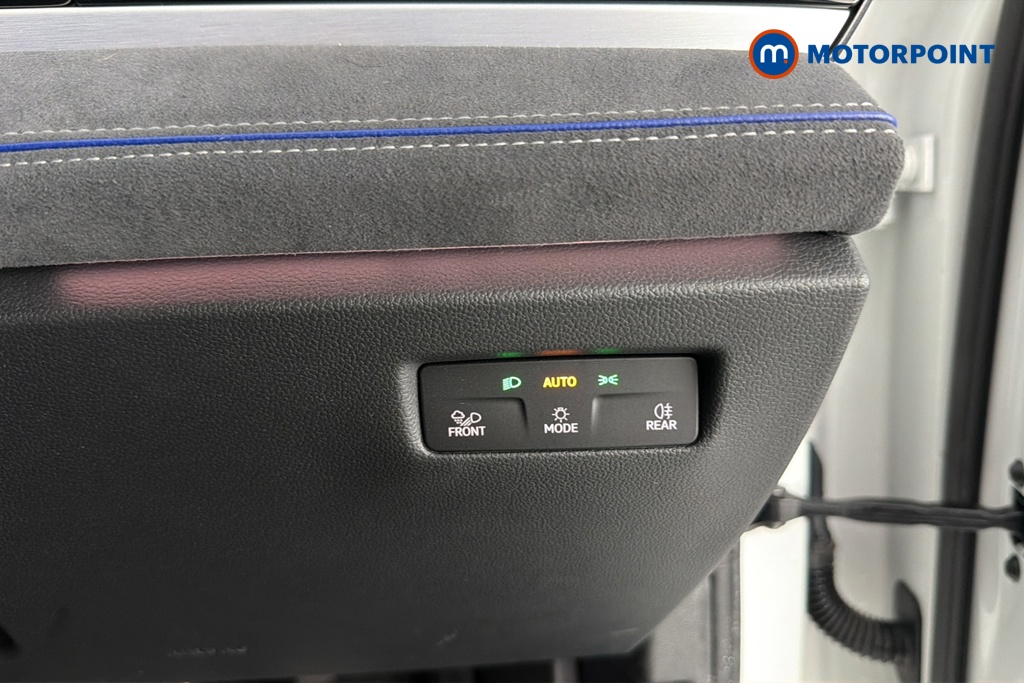 Volkswagen Passat R-Line Automatic Petrol Plug-In Hybrid Estate - Stock Number (1669020) - 11th supplementary image