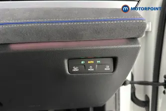 Volkswagen Passat R-Line Automatic Petrol Plug-In Hybrid Estate - Stock Number (1669020) - 11th supplementary image