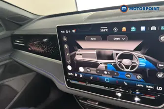 Volkswagen Passat R-Line Automatic Petrol Plug-In Hybrid Estate - Stock Number (1669020) - 12th supplementary image