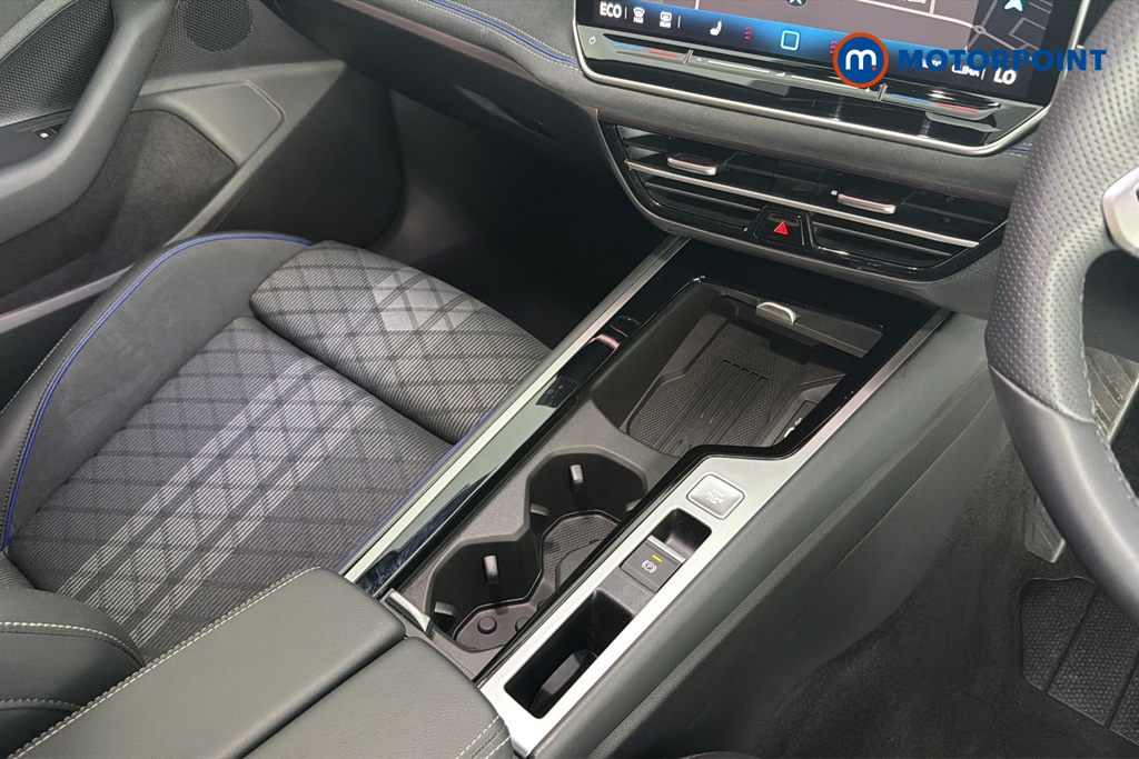 Volkswagen Passat R-Line Automatic Petrol Plug-In Hybrid Estate - Stock Number (1669020) - 15th supplementary image