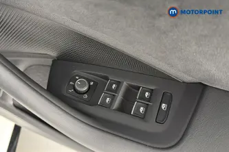 Volkswagen Passat R-Line Automatic Petrol Plug-In Hybrid Estate - Stock Number (1669020) - 19th supplementary image