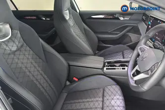 Volkswagen Passat R-Line Automatic Petrol Plug-In Hybrid Estate - Stock Number (1669020) - 22nd supplementary image