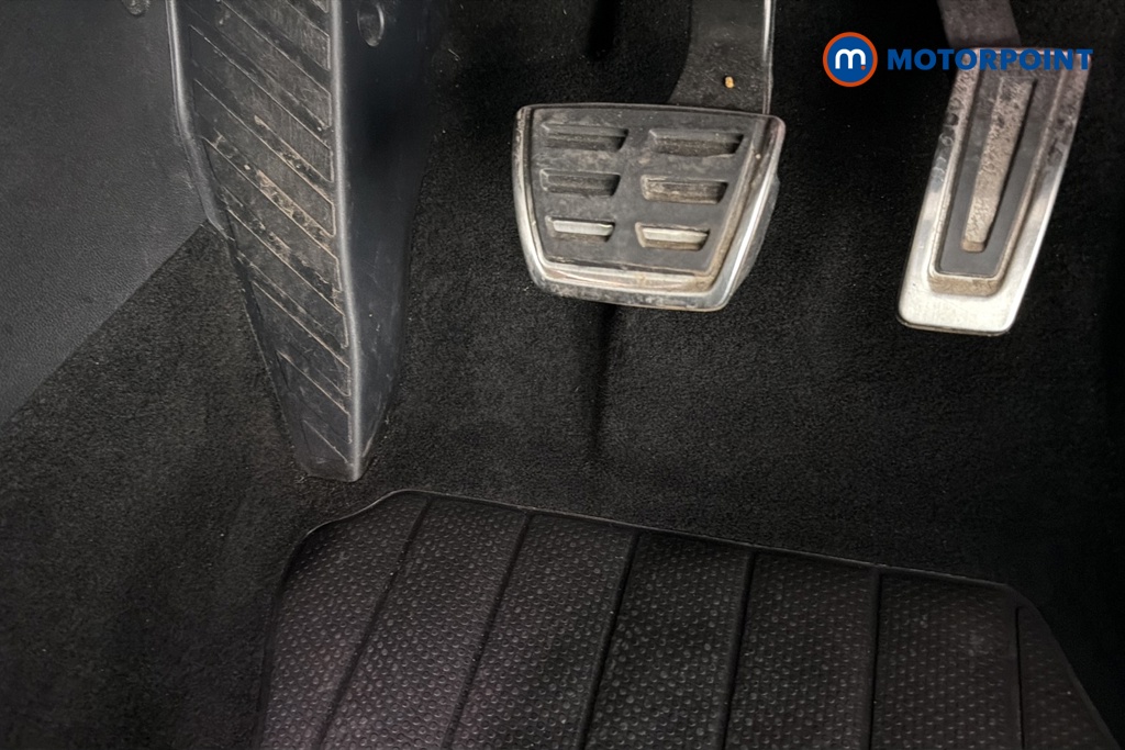 Volkswagen Passat R-Line Automatic Petrol Plug-In Hybrid Estate - Stock Number (1669020) - 24th supplementary image