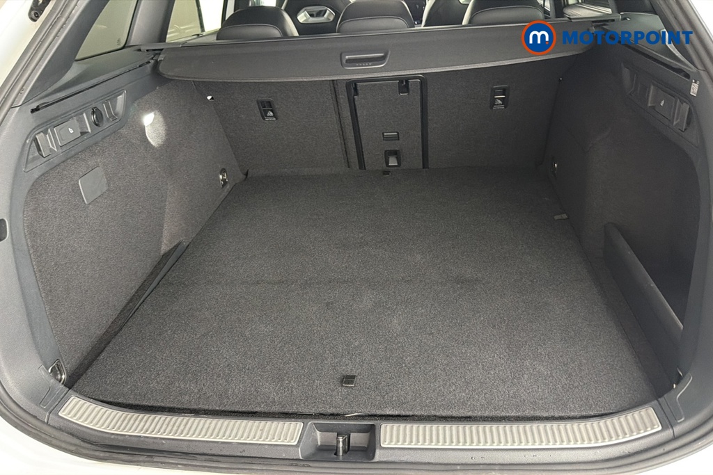 Volkswagen Passat R-Line Automatic Petrol Plug-In Hybrid Estate - Stock Number (1669020) - 30th supplementary image
