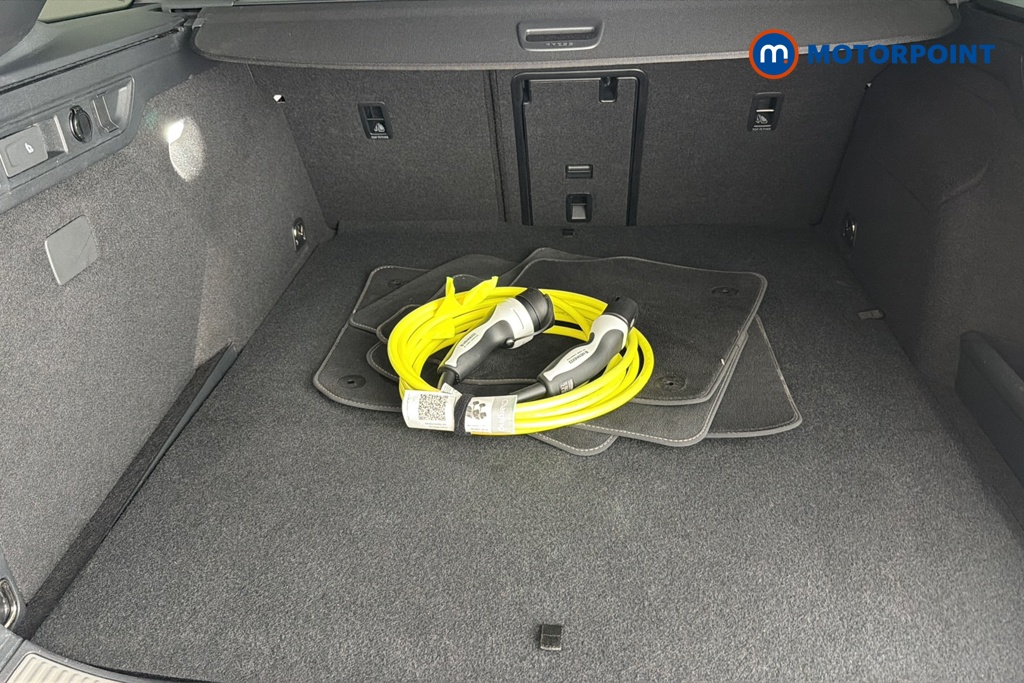 Volkswagen Passat R-Line Automatic Petrol Plug-In Hybrid Estate - Stock Number (1669020) - 34th supplementary image