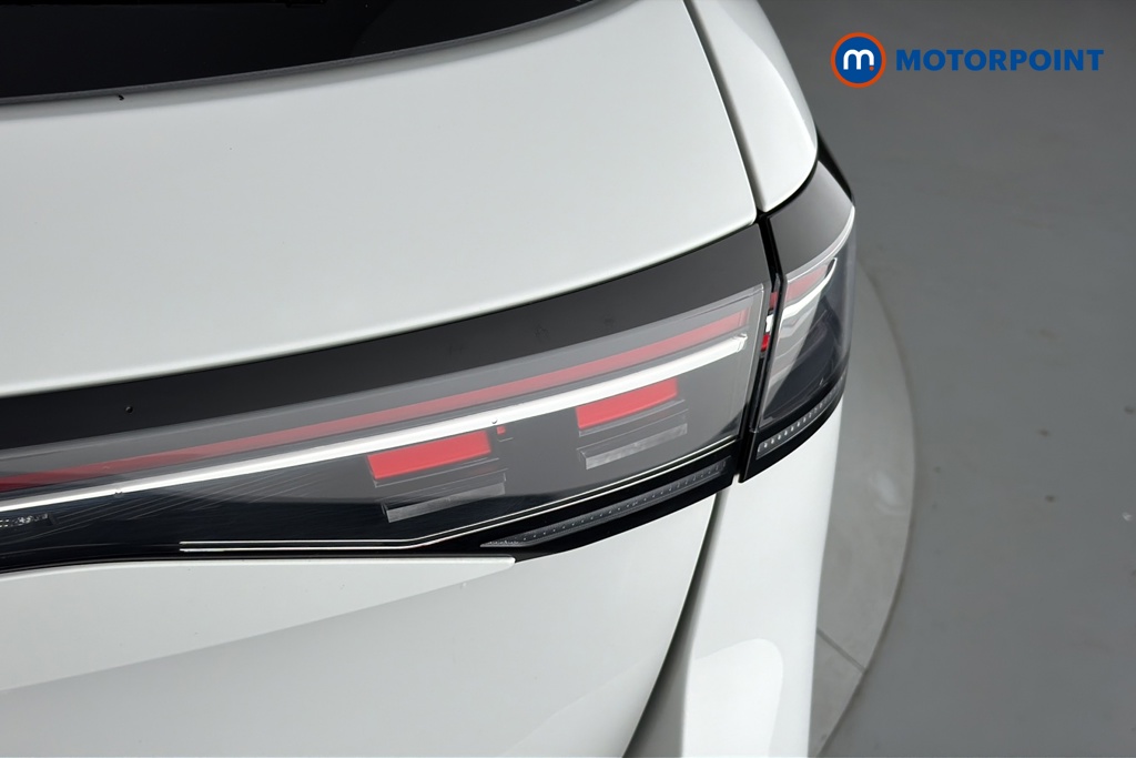 Volkswagen Passat R-Line Automatic Petrol Plug-In Hybrid Estate - Stock Number (1669020) - 36th supplementary image