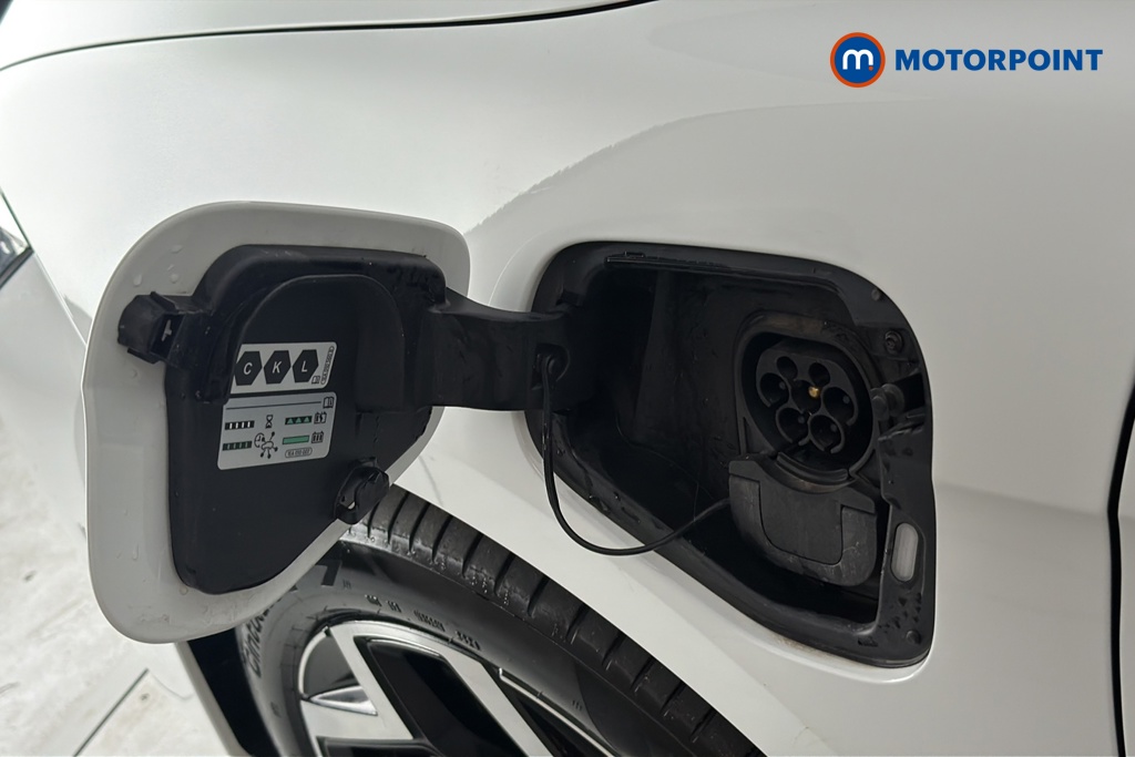 Volkswagen Passat R-Line Automatic Petrol Plug-In Hybrid Estate - Stock Number (1669020) - 40th supplementary image