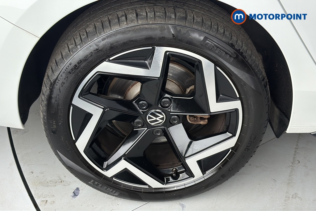 Volkswagen Passat R-Line Automatic Petrol Plug-In Hybrid Estate - Stock Number (1669020) - 46th supplementary image