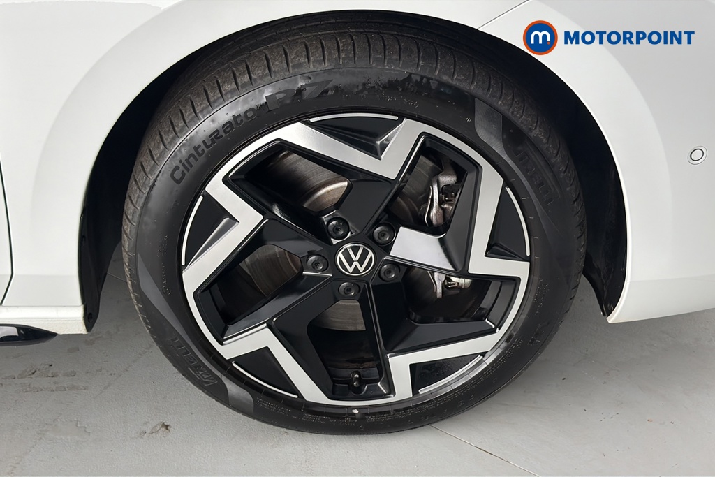 Volkswagen Passat R-Line Automatic Petrol Plug-In Hybrid Estate - Stock Number (1669020) - 47th supplementary image