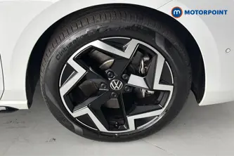 Volkswagen Passat R-Line Automatic Petrol Plug-In Hybrid Estate - Stock Number (1669020) - 47th supplementary image